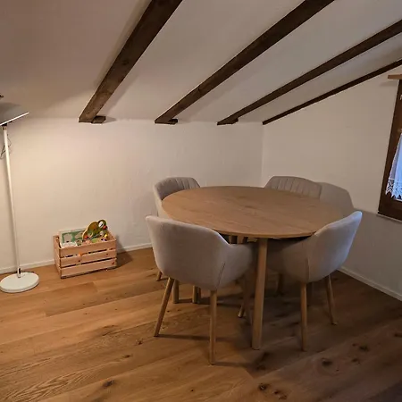 Charming Louisa Roof Apartment *